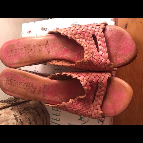 Uptown Weave Sandals - Picture 2 of 8